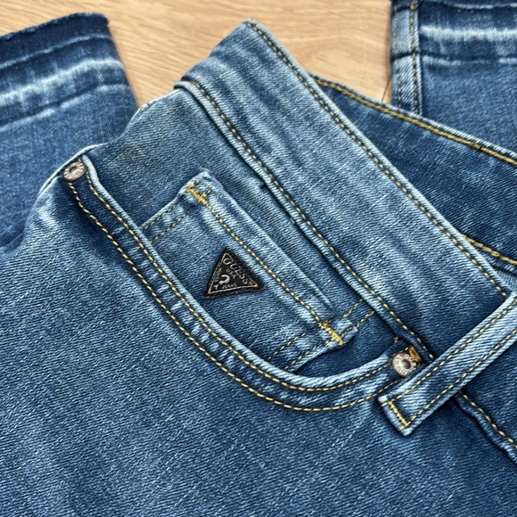 GUESS Men's (34) Denim Shorts Raw Hem Stretch 5-Pocket Regular Fit - Size 34 - Picture 4 of 10